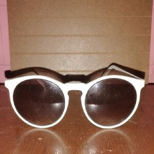 early 80s Foster Grant Round White Gradient Lense Sunglasses